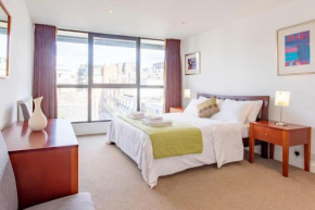 Bright Spacious Modern 5th flr City Oasis-Sleeps 6